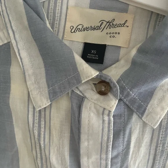 Universal Thread Buttonup - Picture 2 of 2